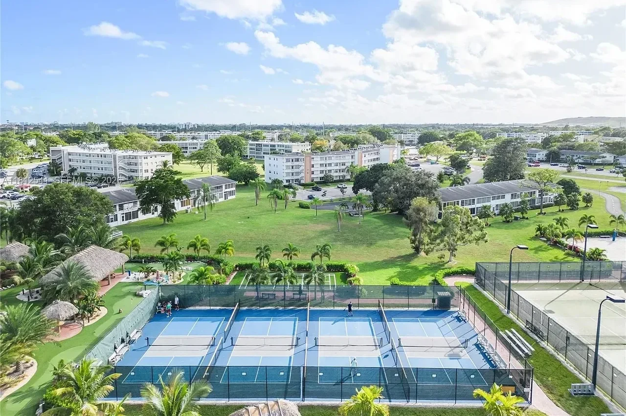 8647e4f9853a5e0cd57e5a4ecbf4d078l-m3782961913rd-w1280_h960